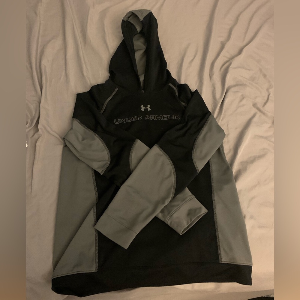 Under Armour hoodie shirt